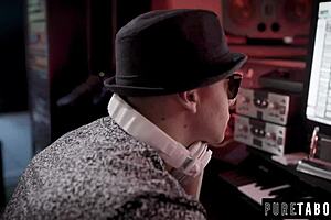 struggling musician abigail mac joins ffm threesome for fame with dj