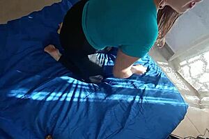 la nueva esposa de mi hermanastro me seduce con su gran concha sexy