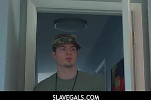 Slavegals - Военная тинейджер 18+ Калли Блэк Дани Блу используют жестко