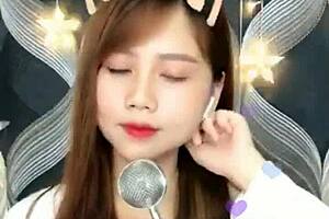 em gái xinh xắn livestream trên uplive webcam asian blowjob sexy korean