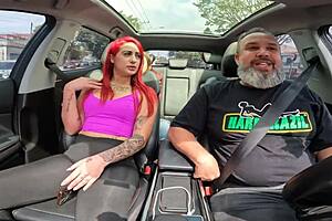 dando um passeio pelas ruas de s�o paulo com uma ruiva pelada no carro - ginger smith - ma santos