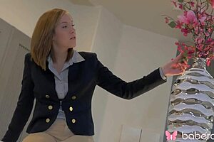 Solo blonde hottie molly manson feels intense pleasure masturbating at home