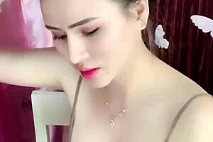 Sexy Girl With Big Tits Shows Off On Webcam