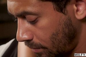 milfy mom savannah seduces stud with anal hunger