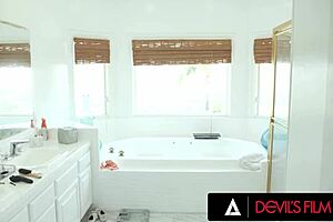 reese robbins cuckolds her boyfriend