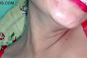 Girlfriend gets close-up fucking with shaved pussy on cock to orgasm