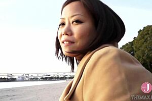 i rubbed her pussy and she begged for dick