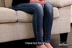 可爱甜心张开狭窄缝隙被破处