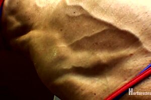 baile muscles flexing