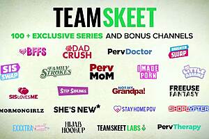 Arab Woman In Hijab Pleasures Boyfriend Intensely