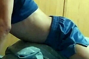 Lionel Hearts swallows that huge 25cm toy