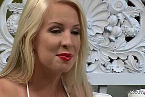 BBW wife craves intense pussy licking in public