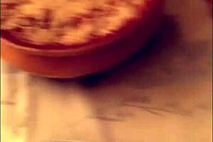 Chcesz zobaczyć, jak błyskam moimi seksownymi cyckami na zewnątrz? Sprawdź te gorące zdjęcia!