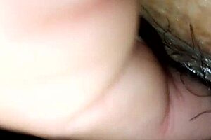 Wife enjoys amateur moments with her partner