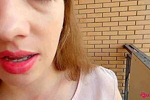 Cute realtor gives a mind-blowing handjob and gets rewarded