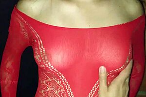 Sexy chica in red body gets creamy tight pussy pounded in homemade clip.