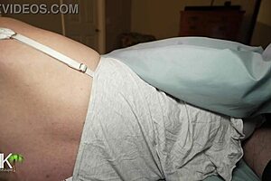 i'm sharin a bed with my hot stepmom big ass milf