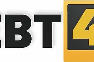 Teen Brunette Interrupts Vr Game For Shaved Pussy Fucking