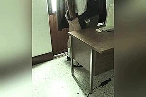 Cámara Graba A Maestro Y Alumna En La Oficina Del Colegio Colegiala Mexicana Se Deja Follar Por El Profe Por Una Mejor Calificación Video Amateur Real