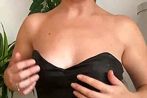 Cherry lips guides you to cum in spanish