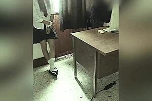 Cámara Graba A Maestro Y Alumna En La Oficina Del Colegio Colegiala Mexicana Se Deja Follar Por El Profe Por Una Mejor Calificación Video Amateur Real