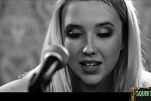 Gushing beauty finger fucked by milf 😍