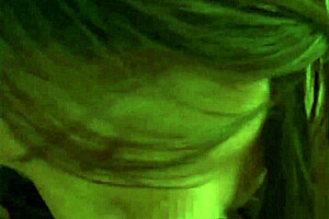 巨乳MILFたちがフェラチオと指マンを受け取る