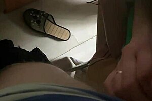 工作分心被俄罗斯业余电话性爱