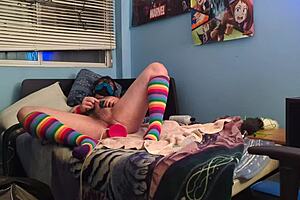 Chiot Soumis Se Pratique Avec Son Bad Dragon