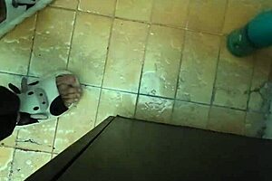 I record my mature latina stepmother bathing with balloons.