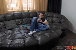 Twink's feet getting worshipped 😍