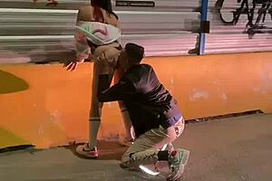 desnuda en la calle y en la casa de mis amigos