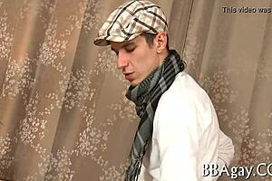 Homosexual Dude Knows How to Ride