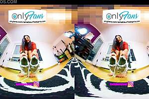 vr 3d foot girl shoeplay with nylons and heels