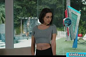 Alexis fawx scissoring with her masseuse