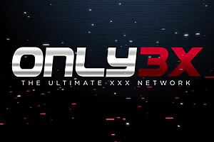 posh babe alyssia kent solos with new dildo 😏