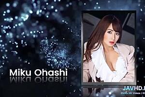 i'm a cute nerdy slut with huge tit's getting pounded.