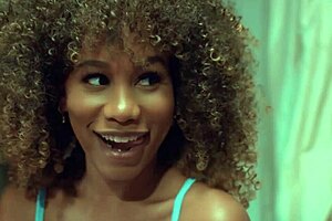 pretty gianna dior & maya kendrick convince straight bestie adriana chechik for a lesbian threesome