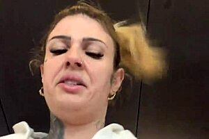 Sapatona Gets Horny at Gym Showing Nipples