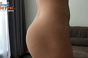 stretched a tight pussy with a big dick and cum inside 😍