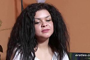 This sexy german-brazilian rubs her wet pussy in front of the camera 😍