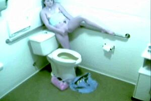 Blonde Teen Masturbating in Bath Spied On