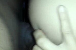 Comendo novinha gostosa enquanto ela mete o dedo no cu