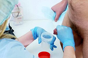 Sygeplejerske Klapper Patient Af for Sædanalyse med Prostata Massage!
