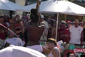 Insane pool party twerking at Key West fest