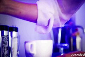 horny samantha bentley expects a wet visit with licking and fingering