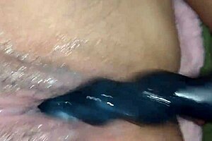 Latina amateur shares homemade moments with creampie 😊