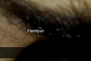 Babe from the Club Performs Well on Her Knees