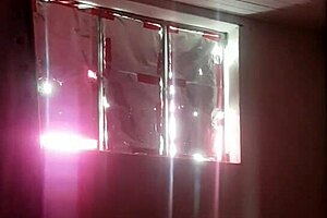 男人拜访表妹在家