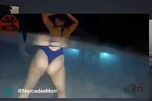 i love watching big booty girls clap and grab asses